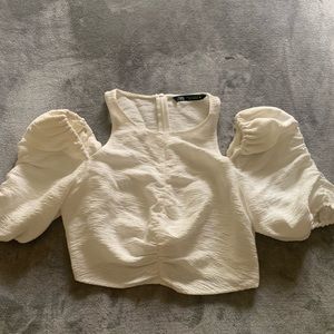 Zara White Cropped Blouse with Scrunch in center